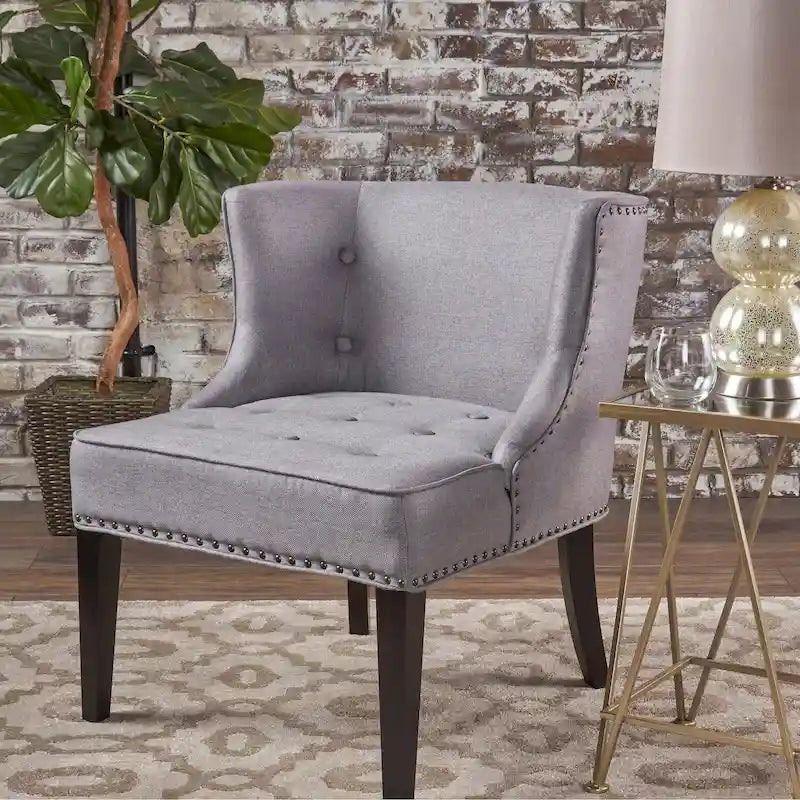 Fauteuil d'appoint rembourré avec clous décoratifs