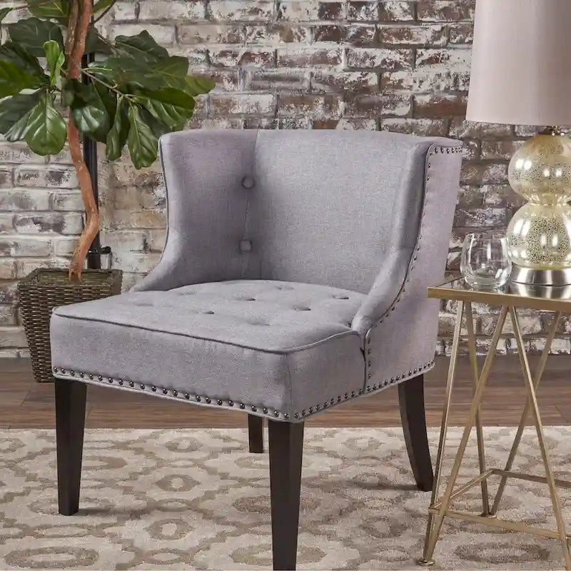 Fauteuil d'appoint rembourré avec clous décoratifs