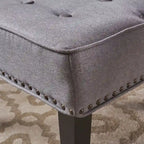 Fauteuil d'appoint rembourré avec clous décoratifs