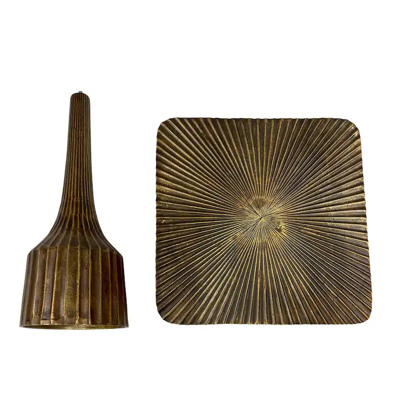 Table d'appoint — Piétement cannelé, Plateau carré, Finition laiton