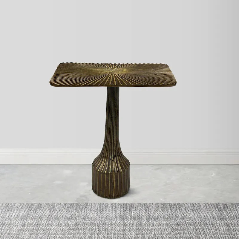 Table d'appoint — Piétement cannelé, Plateau carré, Finition laiton